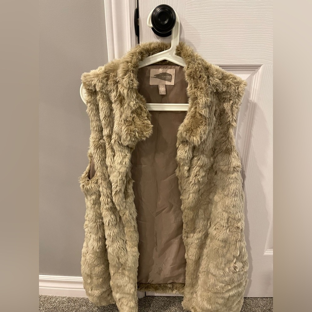 Forever 21 Faux Fur Gilet/Vest - Size Large